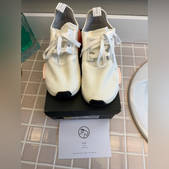 Adidas NMD Rose GOAT Authentication - Picture 2 of 6